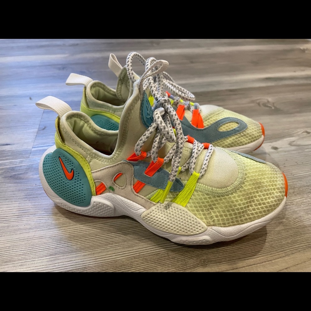 Girls Nikes Youth Size 2